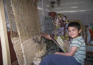 70'lik nineden el sanatlarına destek